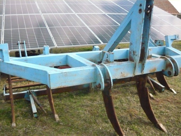 Altalajlaz�t� elad�