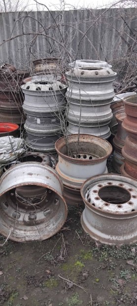 Alu �s vas felni szersz�mosl�da t�zolt�