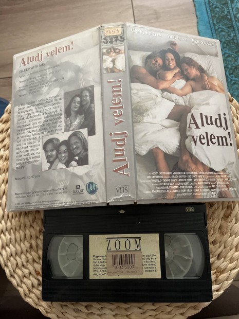 Aludj velem vhs film