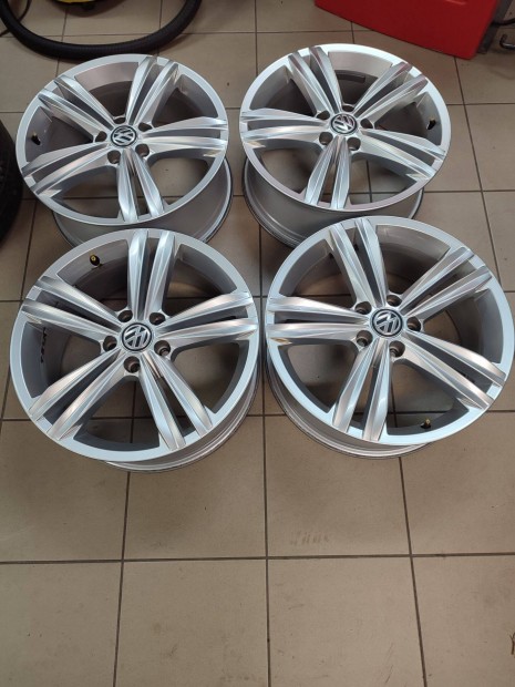 Alufelni 5x112 Volkswagen Tiguan gyári újszerű garnitúra 18"