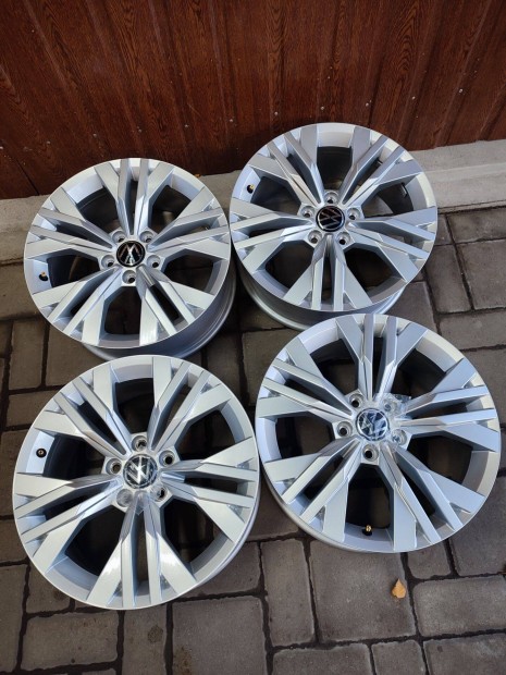 Alufelni 5x112 Volkswagen gy�ri vadonat�j garnit�ra 17"