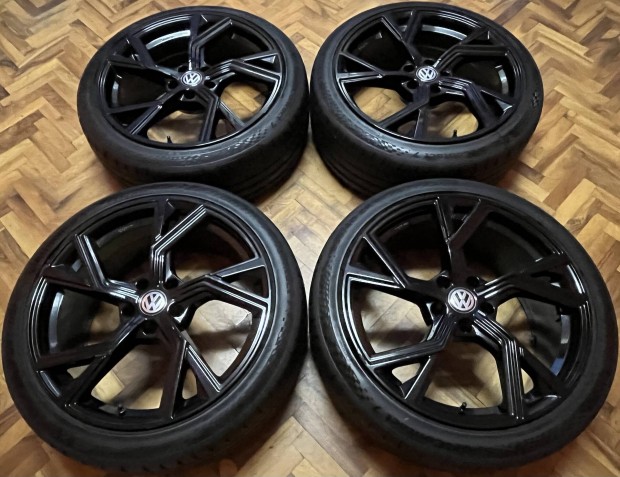 Alufelni Avus AF20 19" 5x112 ( Vw arteon ) 235/40 r19 Nyrigumikkal 