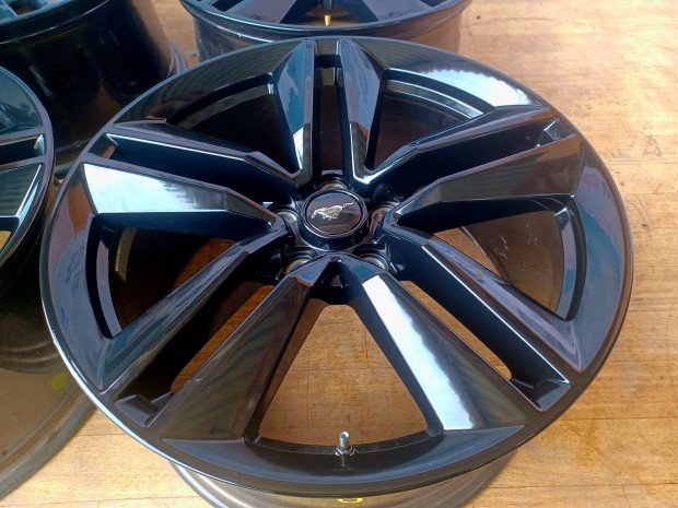 Alufelni Gyri Ford Mustang Gt 5x114.3 9x19 et45