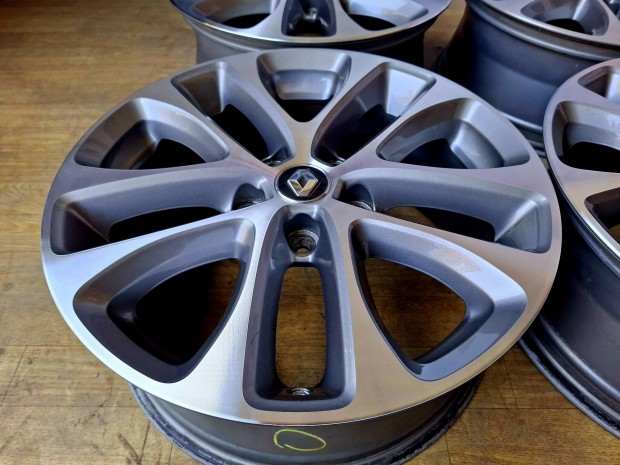Alufelni Gyári Renault Megan Talisman Nissan Dacia 5x114.3 7x17 et43