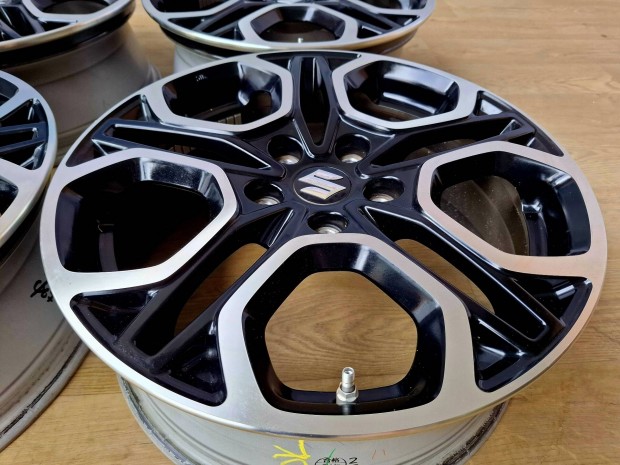Alufelni Gyári Suzuki Swift Sport Vitara Sx4 S-Cross 5x114.3 6.5x17