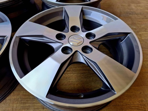 Alufelni Gyári Suzuki Swift Sport Vitara Sx4 S-Cross 5x114.3 6x16 et50