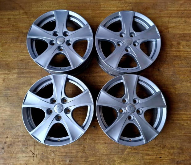 Alufelni Gyári Toyota 5x114.3 6.5x16 et45 agym60mm