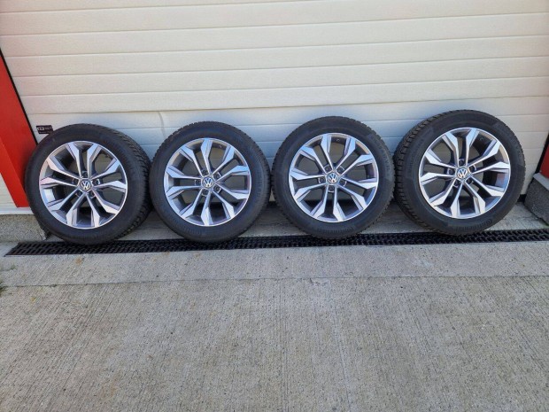 Alufelni Volkswagen VW Passat Arteon Golf 215 / 55 R17 Continental