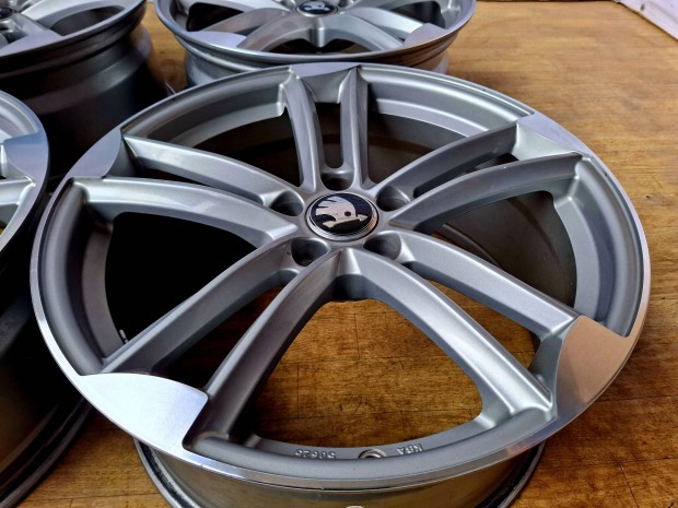 Alufelni Vw Golf R Cupra Leon Skoda Octavia Rs stb 5x112 8.5x19 et45