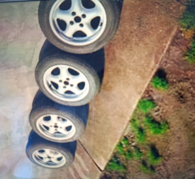 Alufelni garnit�ra elad�