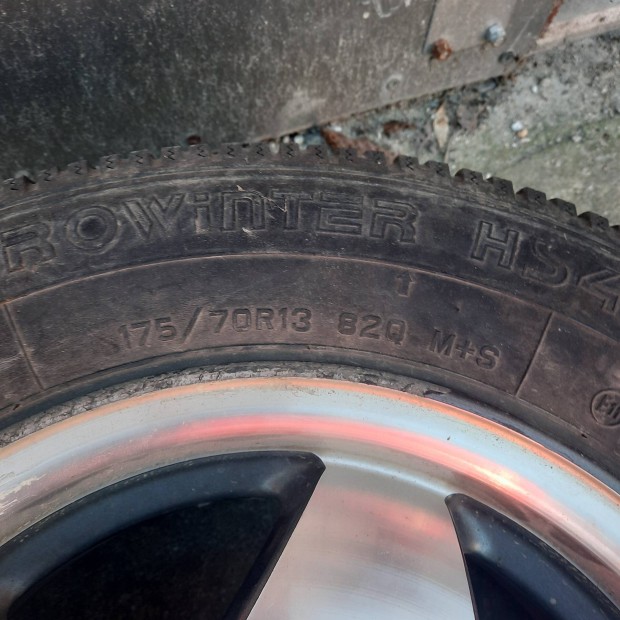 Alufelni garnitra tli gumival