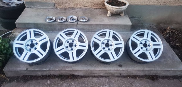 Alufelni gyári vw 5x112 7J x 16H2 ET45