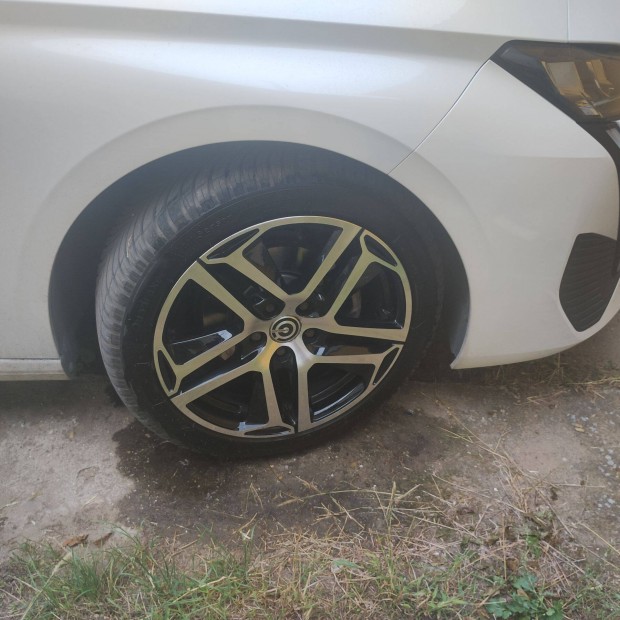 Alufelni négy évszakos gumival