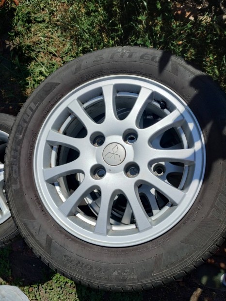 Alufelni szett nyri gumikkal Mitsubishi Carisma 15 col