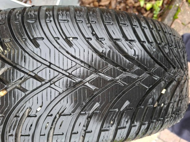 Alufelnire szerelt tligumi szett elad-eredeti Suzuki kerk