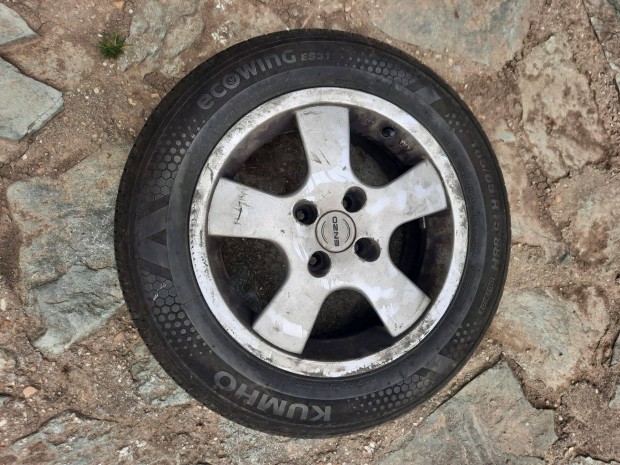 Alumínium felni185/65 R15 88H nyári gumival (2022 es évjárat)