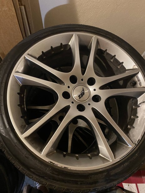 Alumnium felni 225/40r18 88v