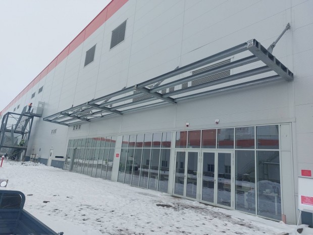 Aluminium ny�l�sz�r� szerel�