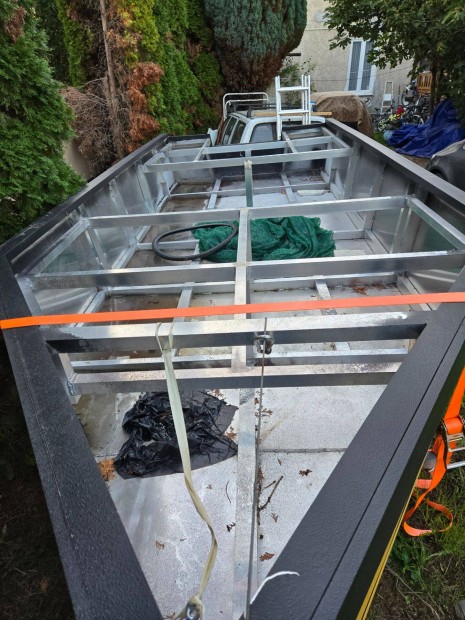 Aluminium perget csnak