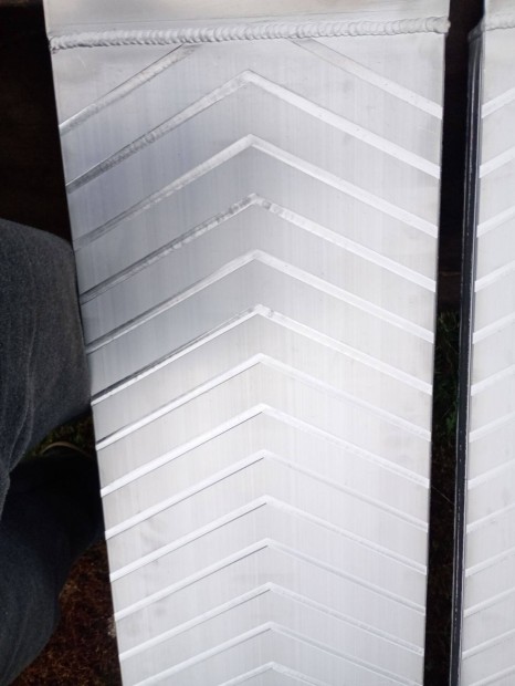 Alumínium rámpa trélerhez , autómentőhőz 2,5m