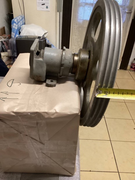 Aluminiumtarcsa csapagyhazzal tengelyel