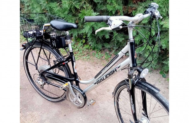 Aluv�zas Raleigh 28" Elektromos Ker�kp�r Defektv�delem,