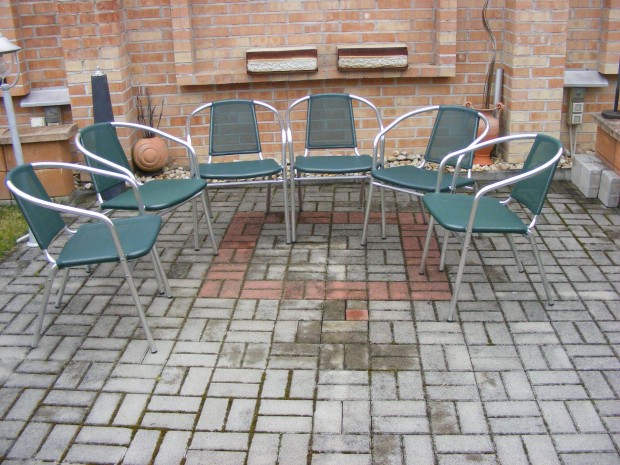 Aluvázas kerti székek eladók