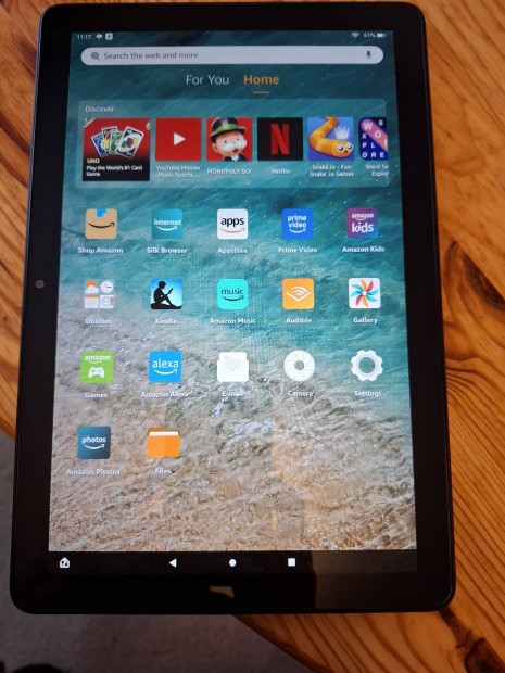 Amazon Fire 10 HD 11th gen tablet + tok