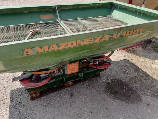 Amazone 1000 kg-os, 2 tárcsás mütrágyaszóró
