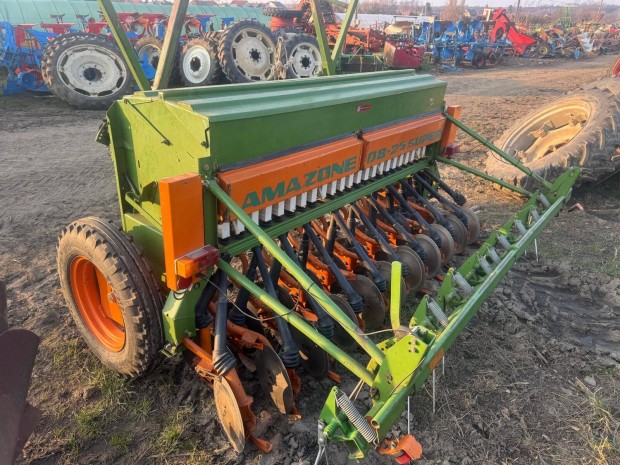 Amazone D8 - 25 , 2,5 M�teres T�rcs�s Vet�g�p