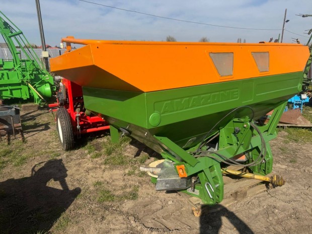 Amazone ZA-M Max , 2000 Literes M�tr�gyasz�r�