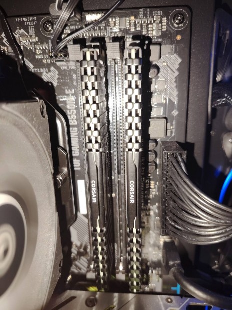 Amd félkonfig eladó Asus Tuf Gaming B550M-PLUS AMD B550 Socketam4
