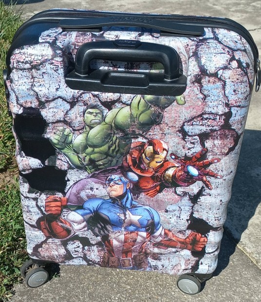 American tourister Marvel Avengers kabin bőrönd