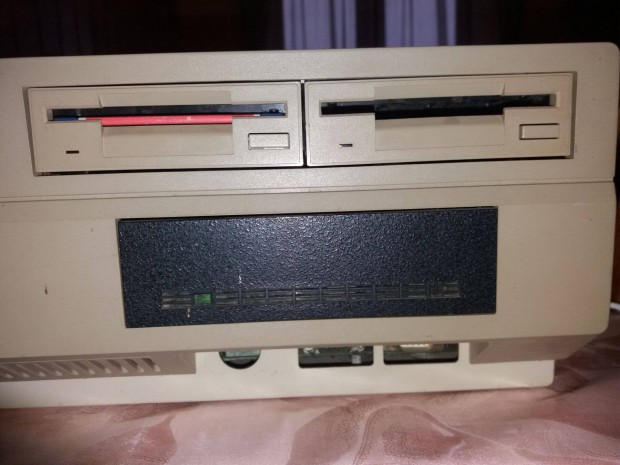 Amiga 2000 elad