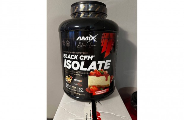 Amix Black CFM Isolate 2000g Strawberry & Cheesecake fehrje