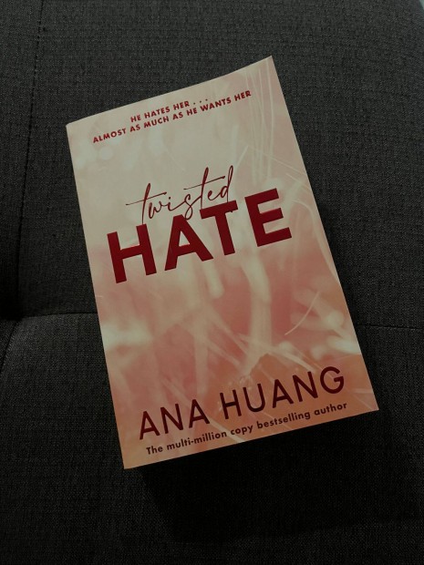Ana Huang - Twisted Love j knyv, angol nyelv