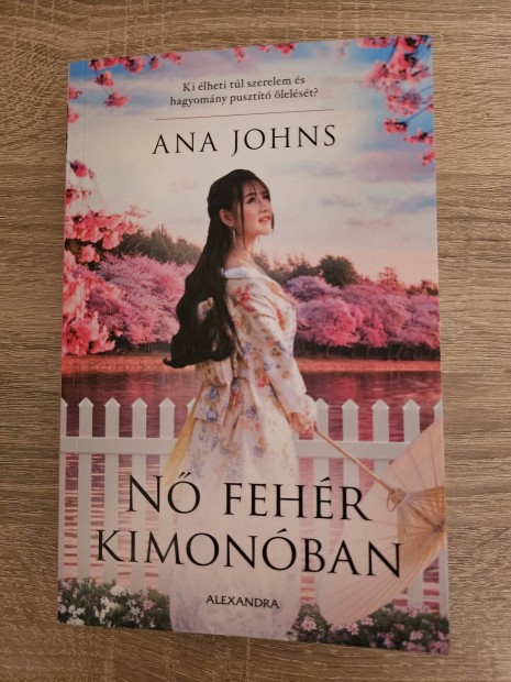 Ana Johns: N fehr kimonban