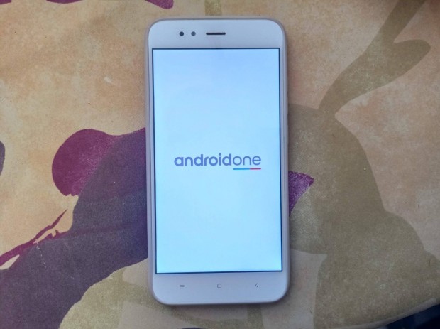 Androidone Mi A1 okostelefon 4GB RAM, 64GB arany szn