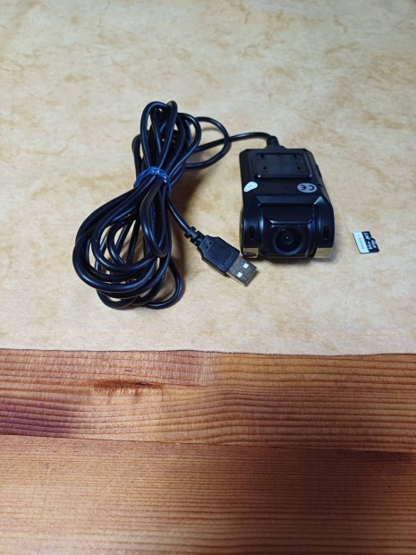 Androidos menetr�gz�t� kamera + mem�ria k�rtya.  