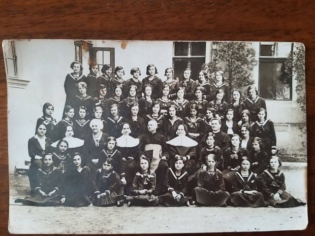 Angolkisasszonyok Tan�t�k�pz�je Eger, 1931fot� ,Dr V�csy L�szl�