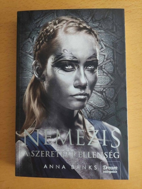 Anna Banks: Nemezis - Szeretett ellenség