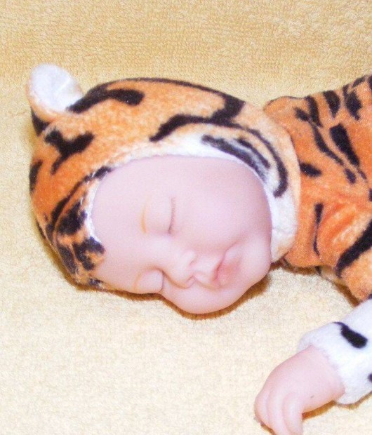 Anne Geddes tigris baba