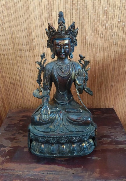 Antik Buddha (Tara) szobor.