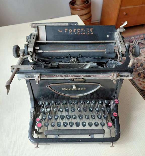 Antik Mercedes �r�g�p