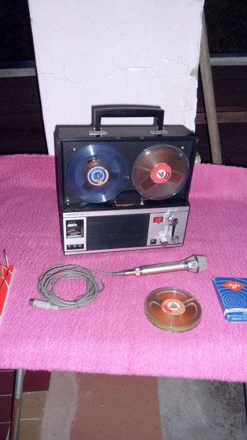Antik Mitsubishi hordozós nagy tárcsás két fordulat magnetofon 1980