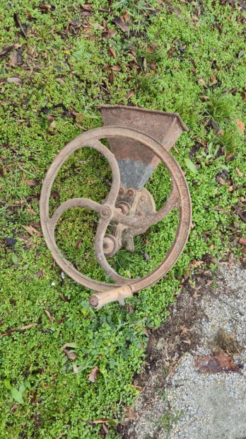 Antik Paprikadar�l� elad�!