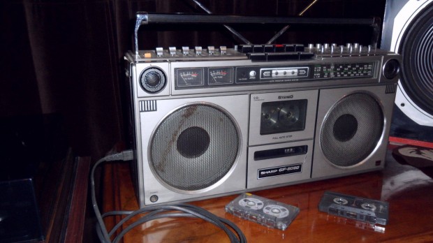 Antik Sharp GF 4 hangszórós hordozható boombox rádiós magnó újonnan