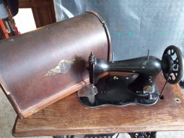 Antik Singer varrógép