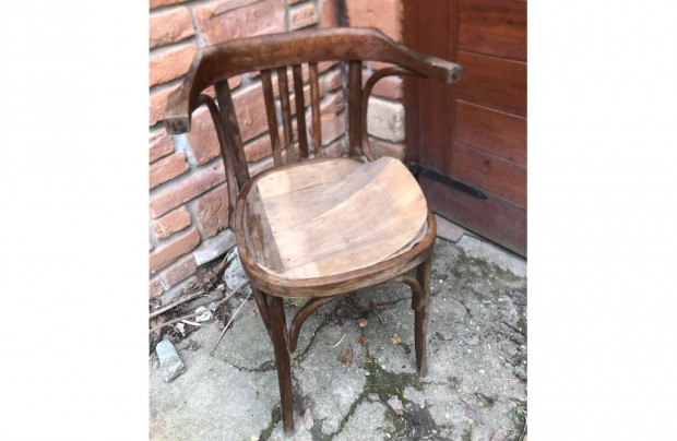 Antik Thonet szék ,sérült üléssel 5000 Ft :Lenti