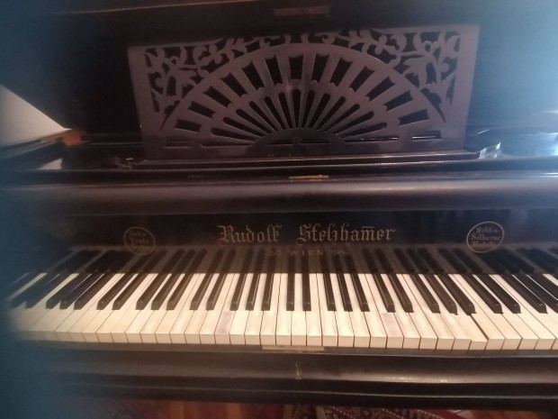 Antik Verseny zongora elad